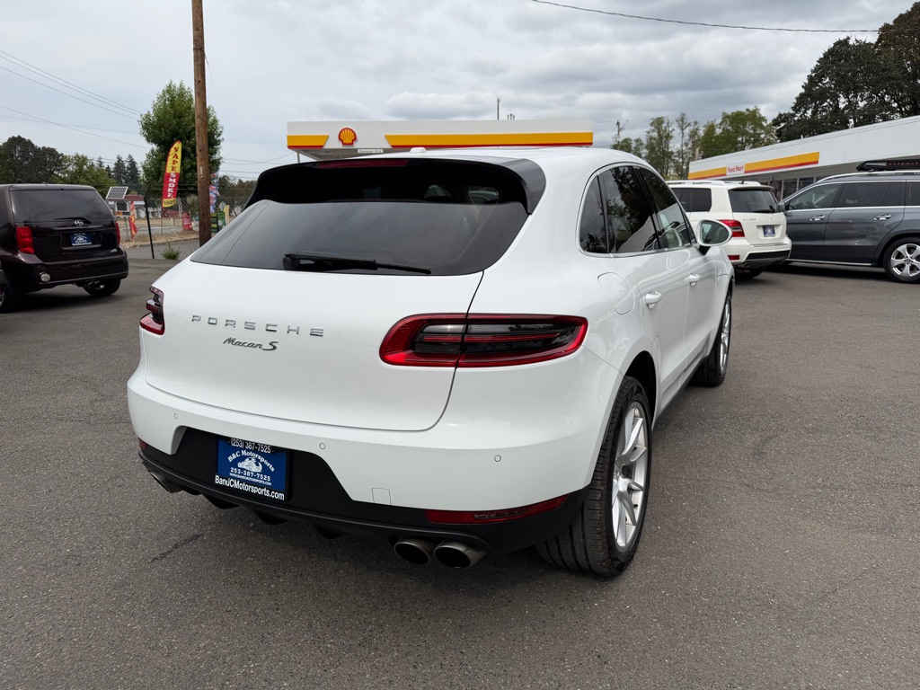 Photo 13 of this PORSCHE MACAN