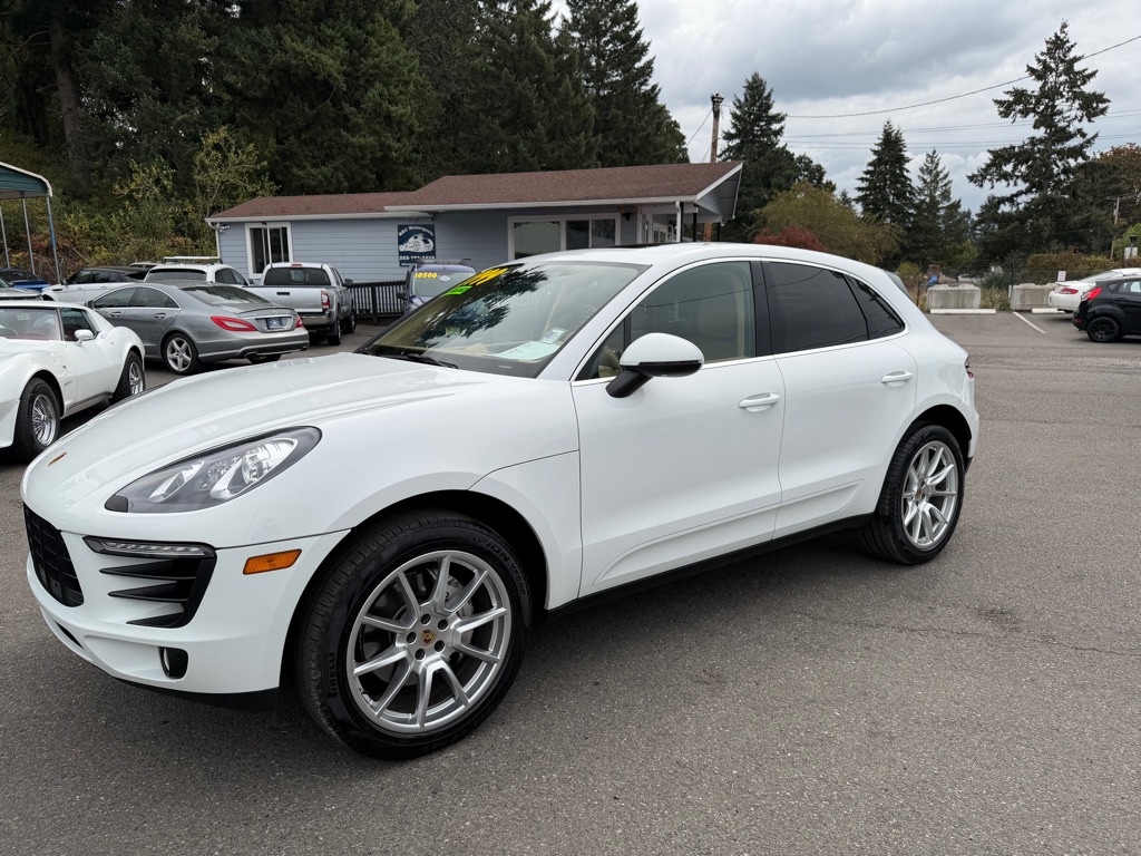 Photo 37 of this PORSCHE MACAN