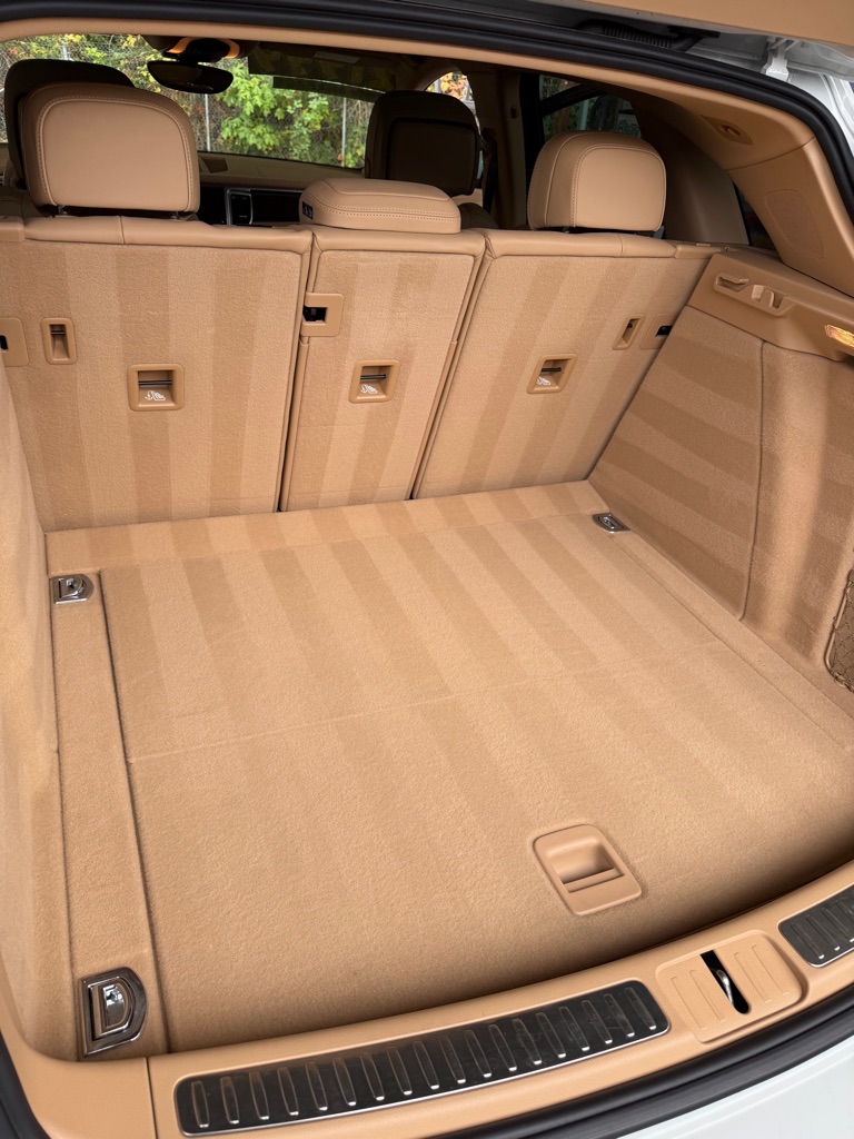 Photo 60 of this PORSCHE MACAN