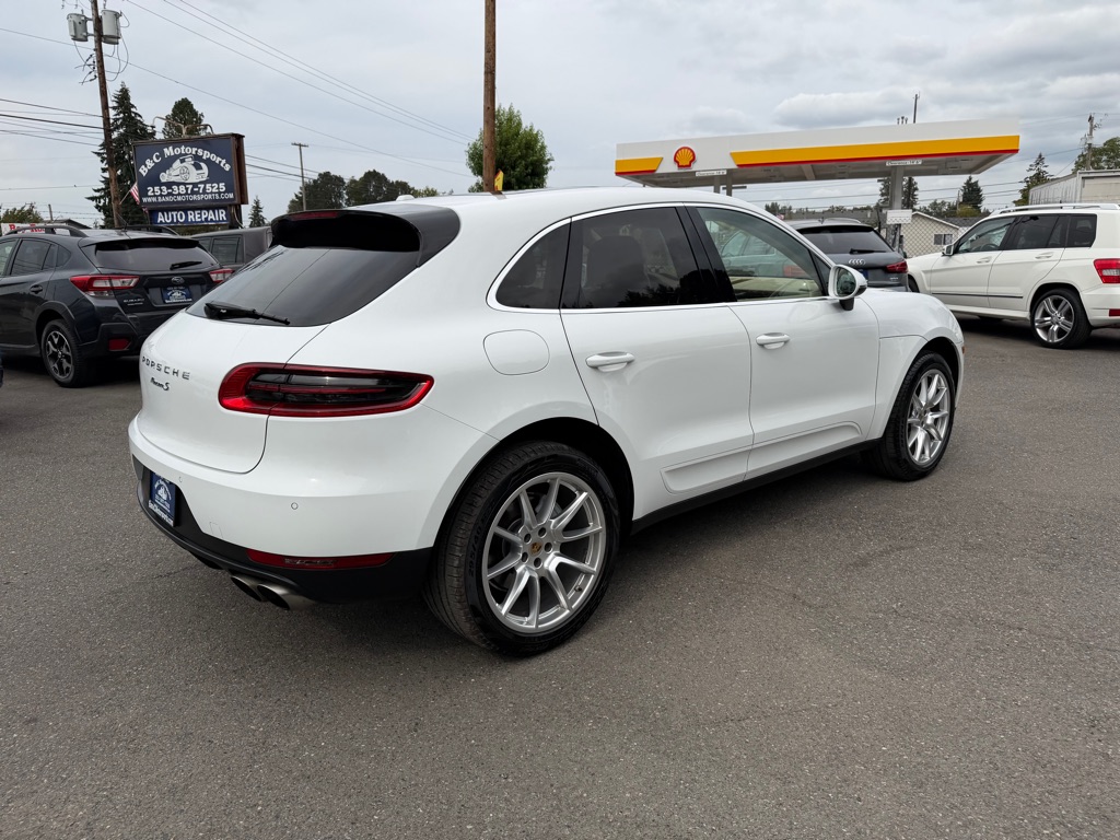 Photo 10 of this PORSCHE MACAN