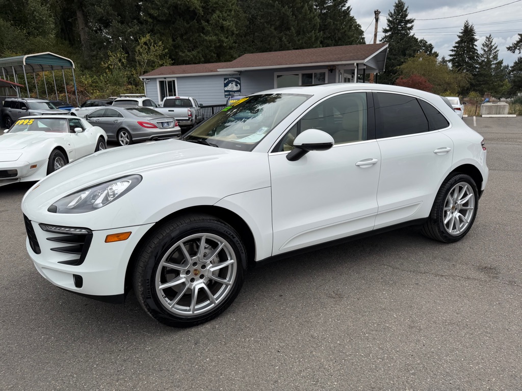 Photo 24 of this PORSCHE MACAN