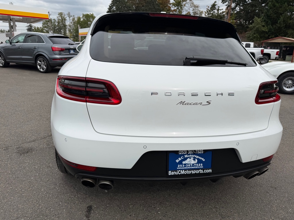 Photo 17 of this PORSCHE MACAN