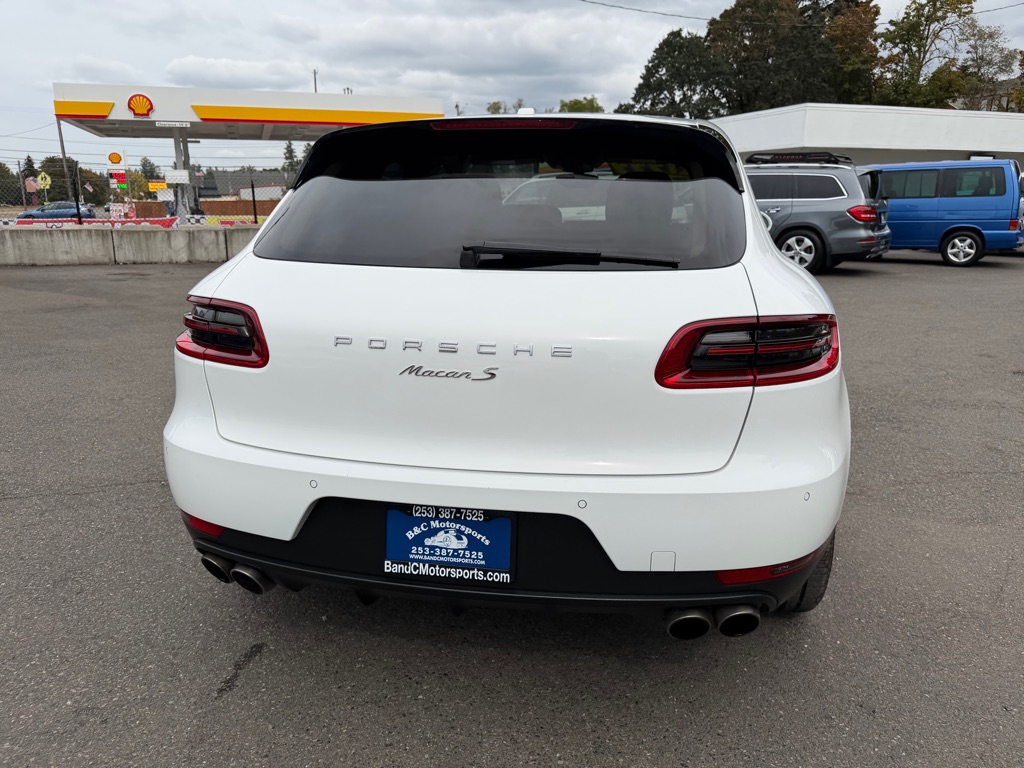Photo 15 of this PORSCHE MACAN