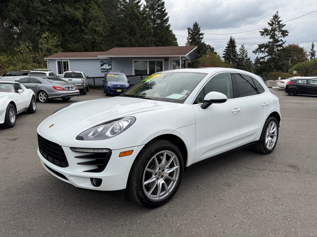 Photo 36 of this PORSCHE MACAN