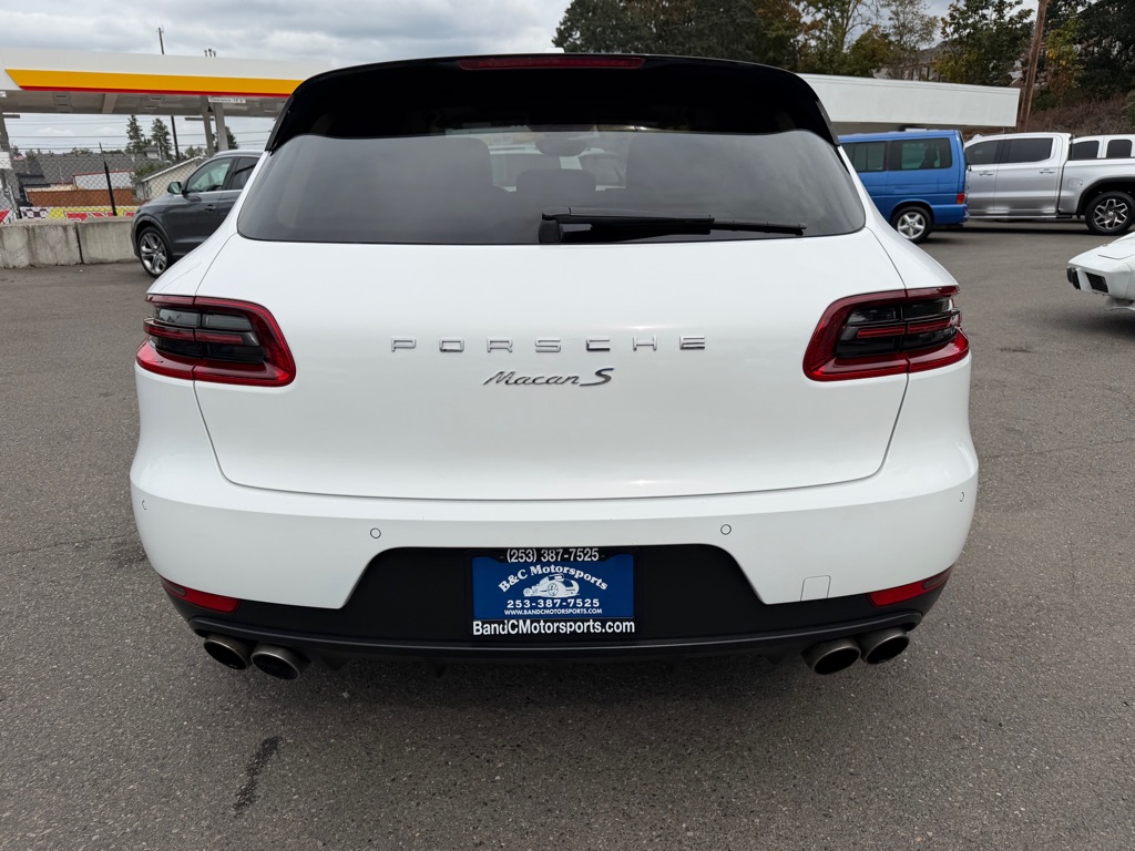 Photo 16 of this PORSCHE MACAN