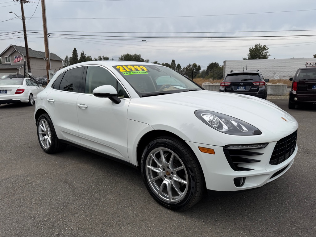 2015 PORSCHE MACAN