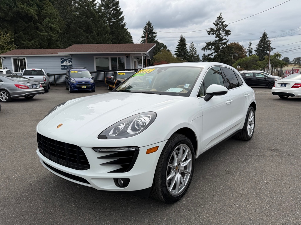 Photo 35 of this PORSCHE MACAN