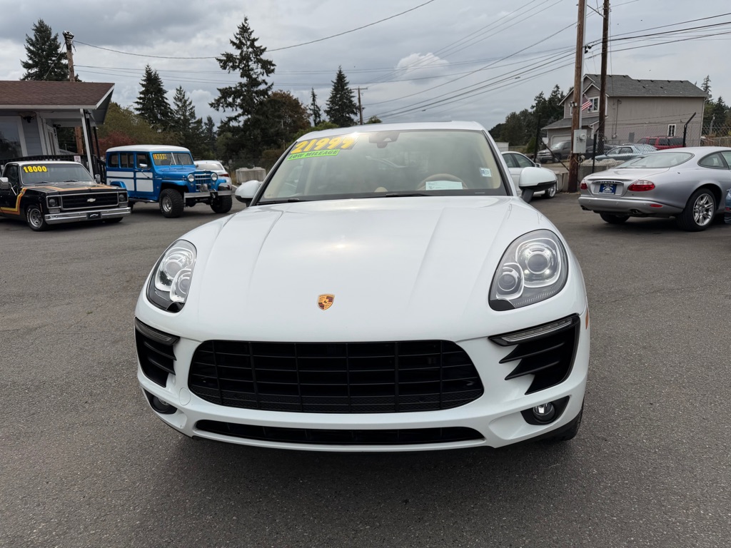 Photo 32 of this PORSCHE MACAN