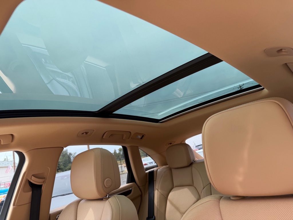 Photo 55 of this PORSCHE MACAN
