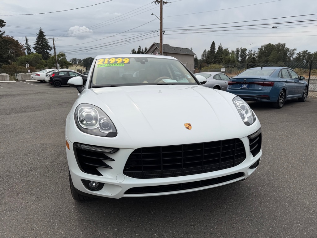 Photo 30 of this PORSCHE MACAN