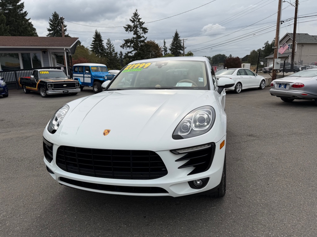 Photo 33 of this PORSCHE MACAN