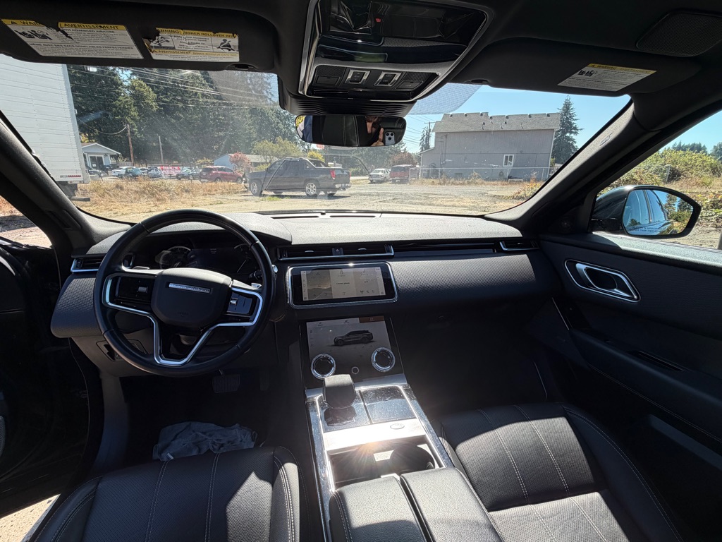 Photo 56 of this LAND ROVER RANGE ROVER VEL