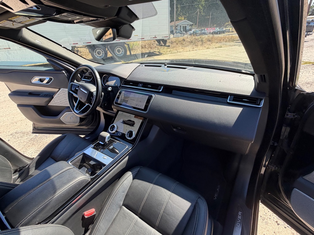 Photo 60 of this LAND ROVER RANGE ROVER VEL