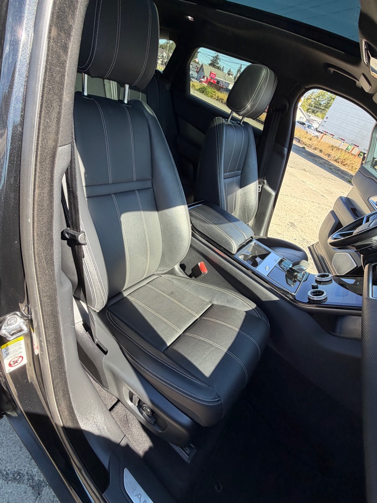 Photo 59 of this LAND ROVER RANGE ROVER VEL