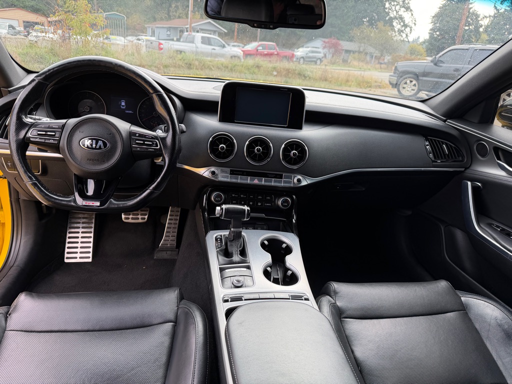 Photo 72 of this KIA STINGER