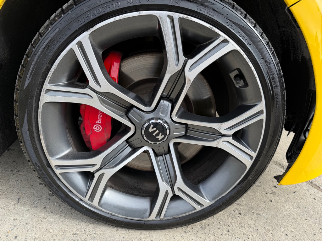 Photo 66 of this KIA STINGER
