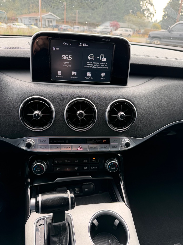 Photo 19 of this KIA STINGER