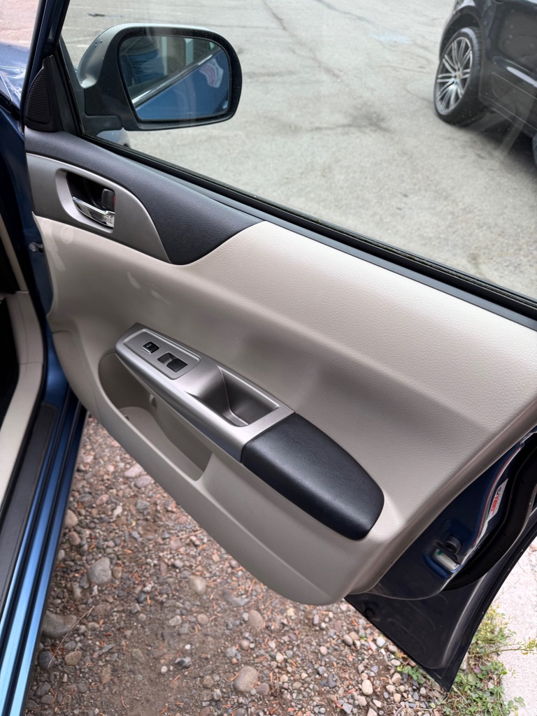 Photo 41 of this SUBARU IMPREZA