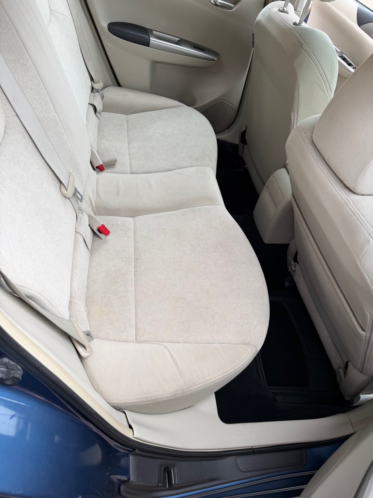 Photo 8 of this SUBARU IMPREZA