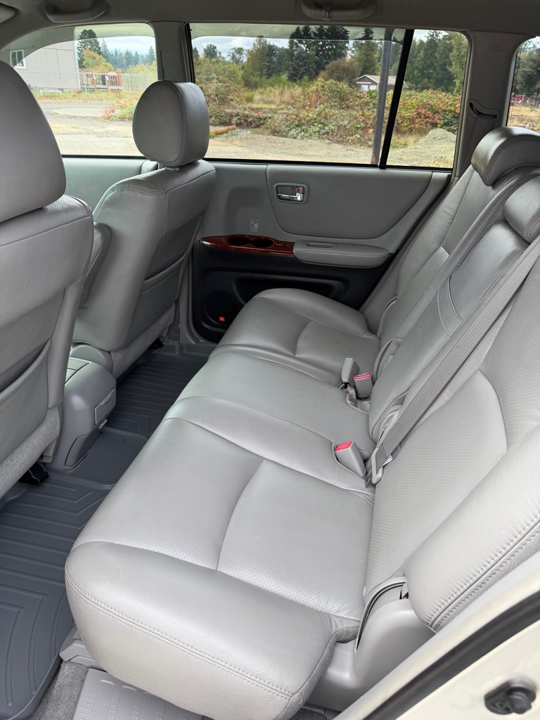 Photo 7 of this TOYOTA HIGHLANDER
