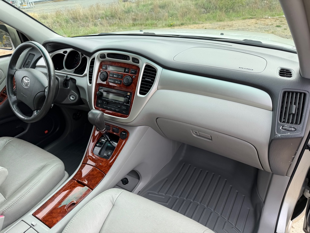 Photo 13 of this TOYOTA HIGHLANDER