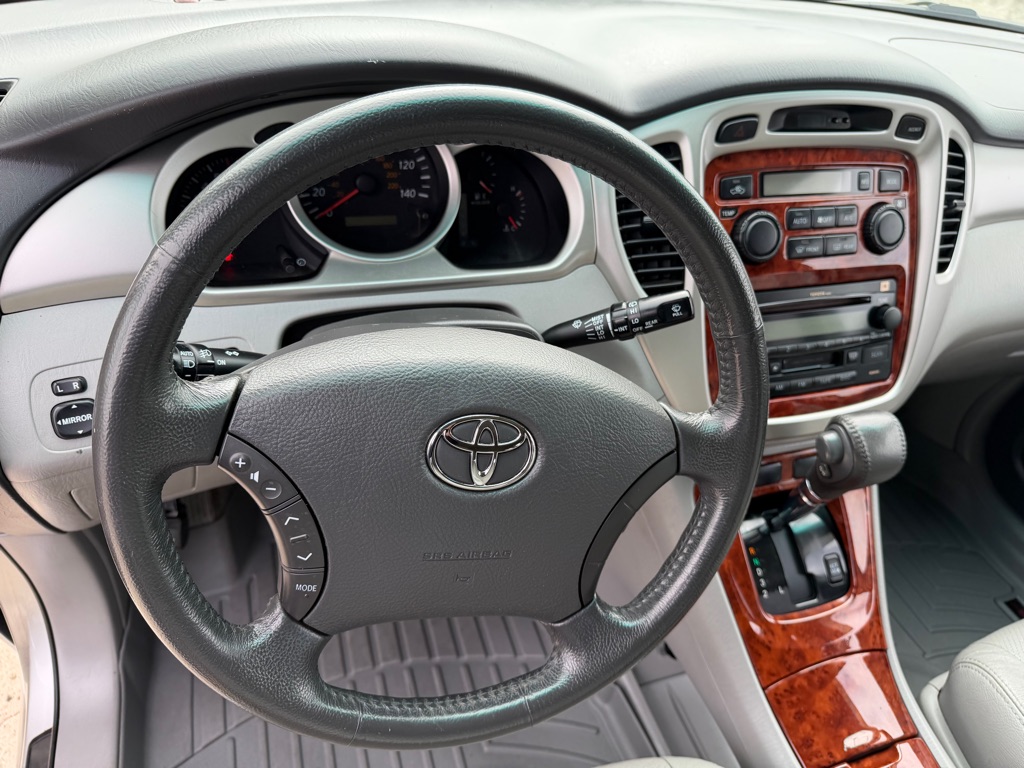 Photo 16 of this TOYOTA HIGHLANDER