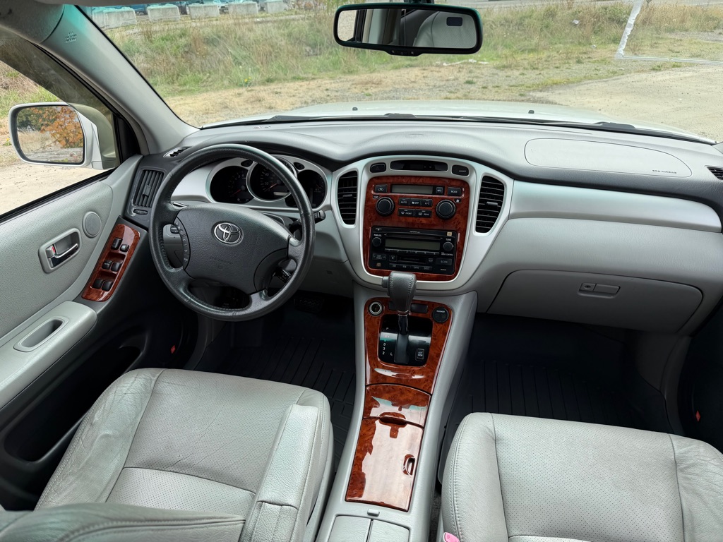 Photo 11 of this TOYOTA HIGHLANDER