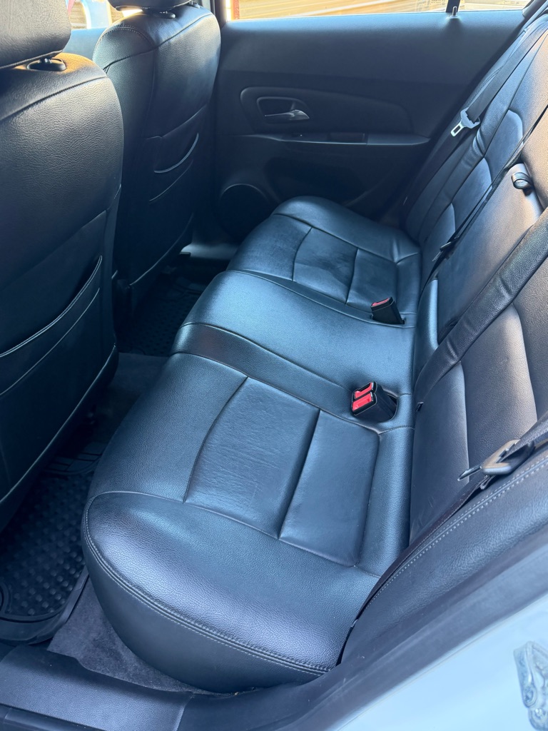 Photo 10 of this CHEVROLET CRUZE