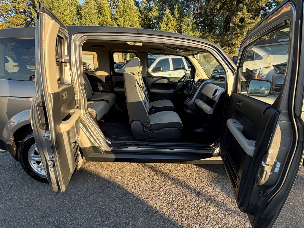 Photo 6 of this HONDA ELEMENT