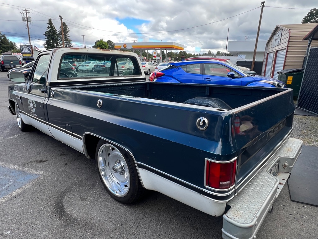 Photo 5 of this CHEVROLET C10