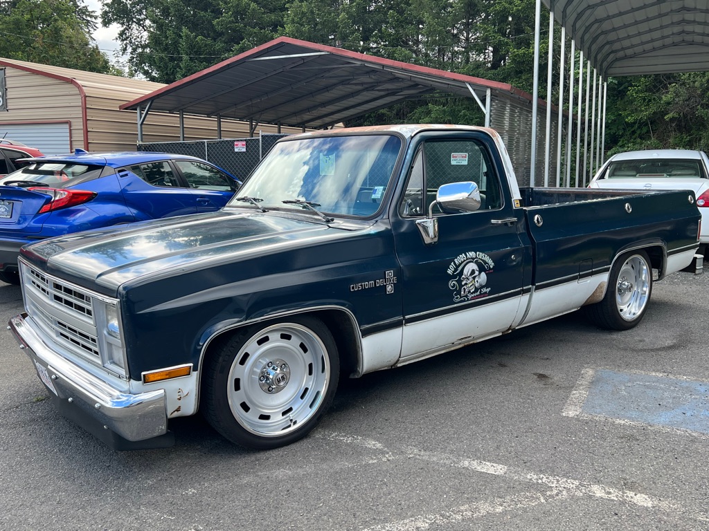 Photo 2 of this CHEVROLET C10