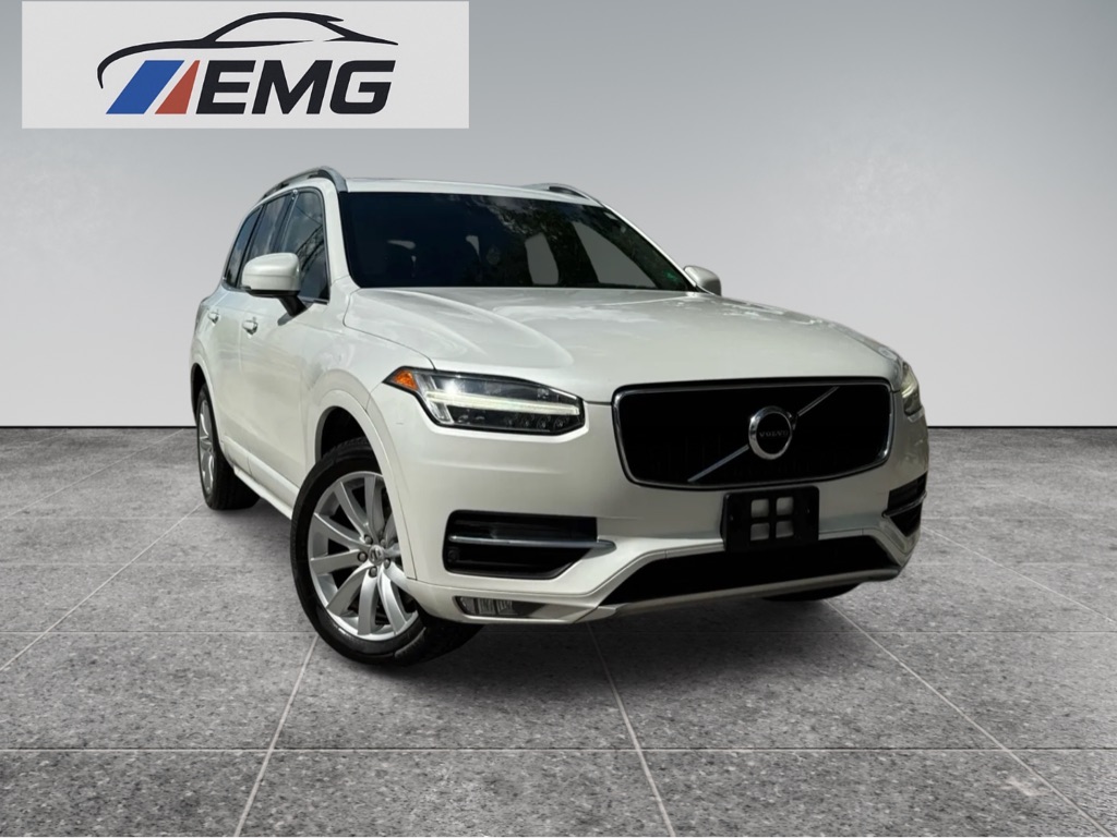 White 2017 Volvo XC90 T6 Momentum AWD SUV / Crossover All-Wheel Drive Automatic