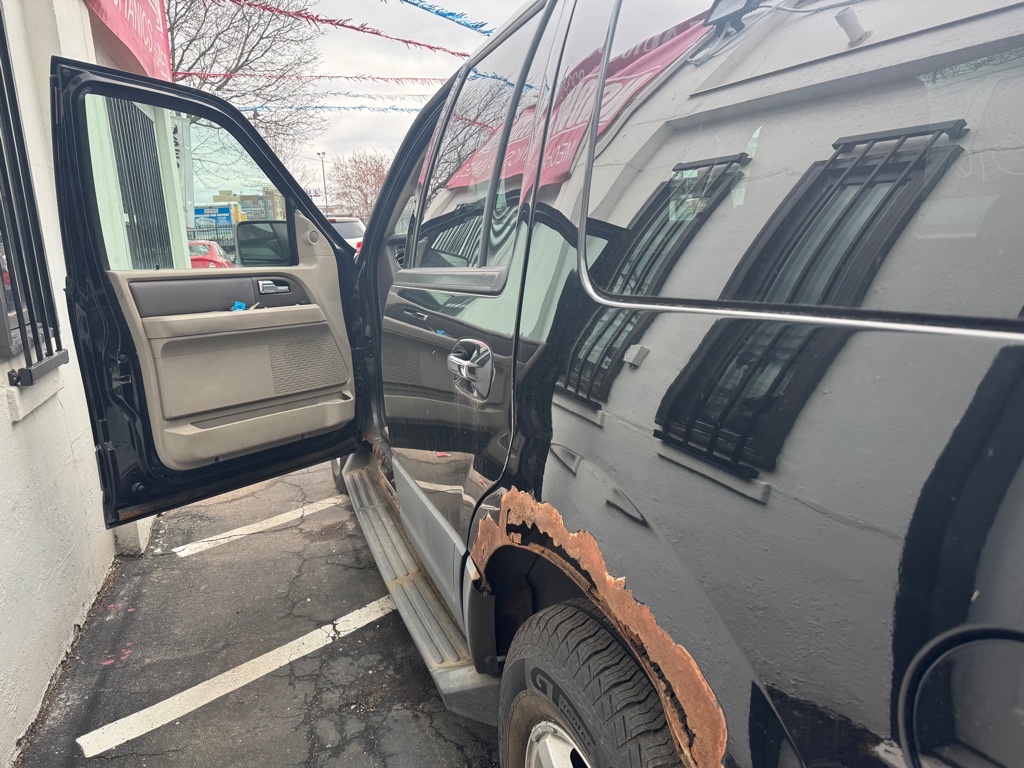 Photo 4 of this FORD EXPEDITION