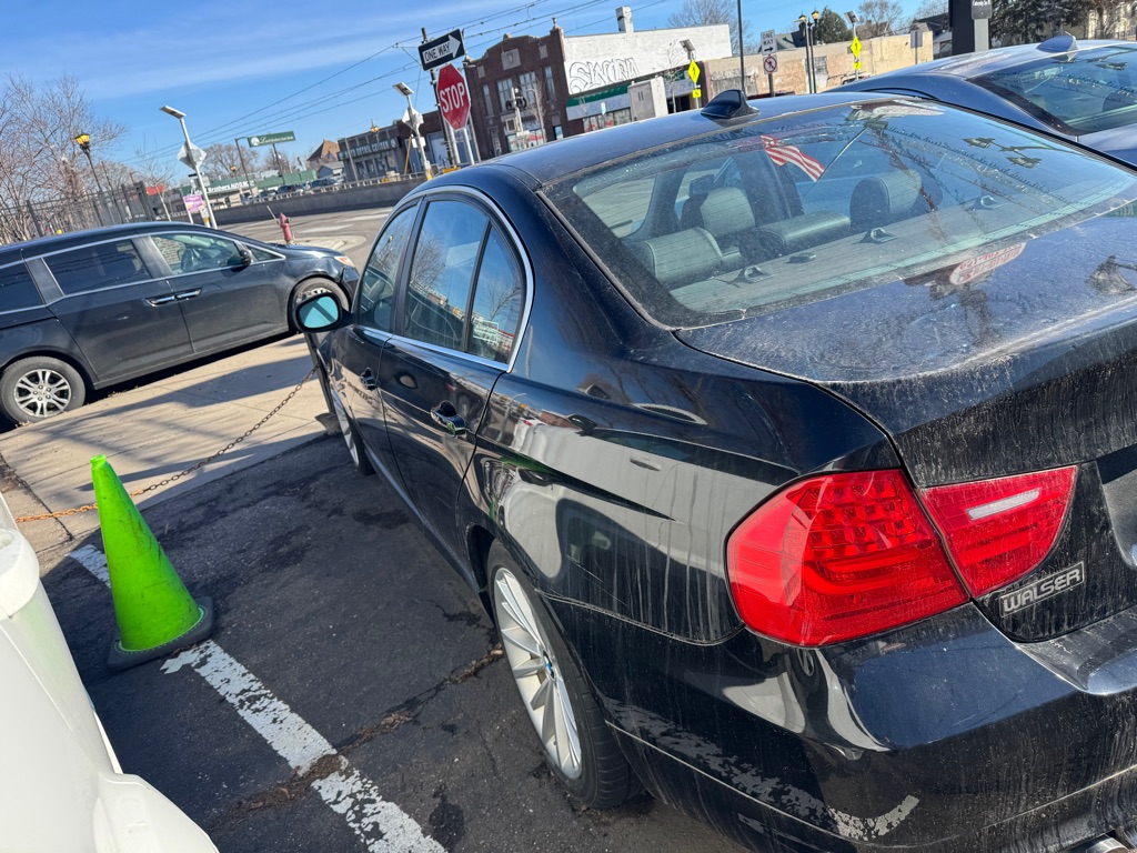 Photo 3 of this BMW 335