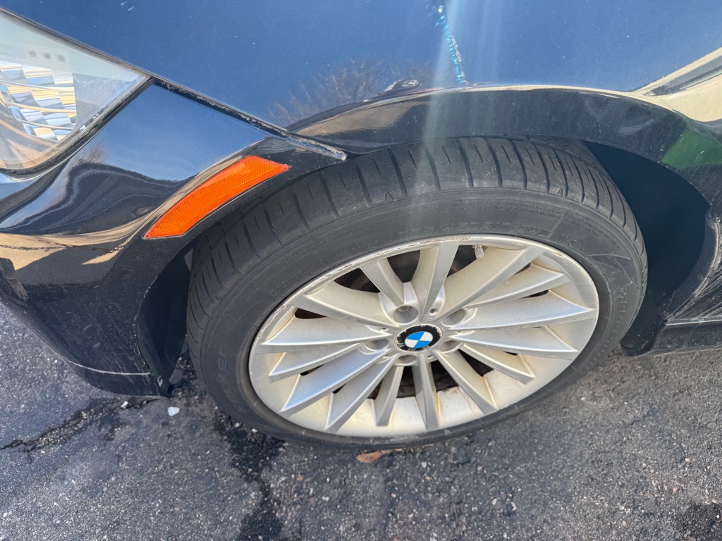 Photo 7 of this BMW 335