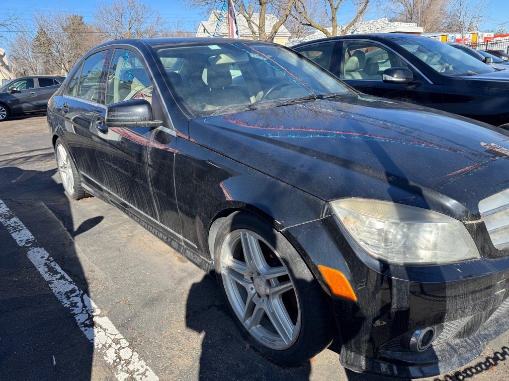 Photo 3 of this MERCEDES-BENZ C-CLASS