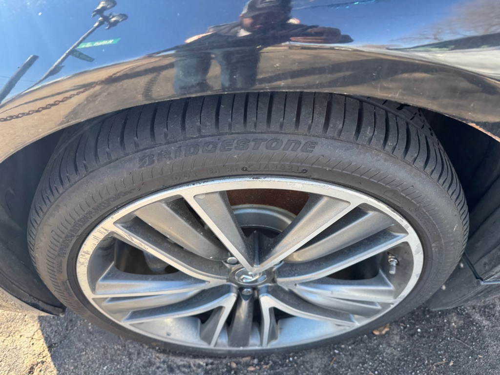Photo 5 of this INFINITI Q50