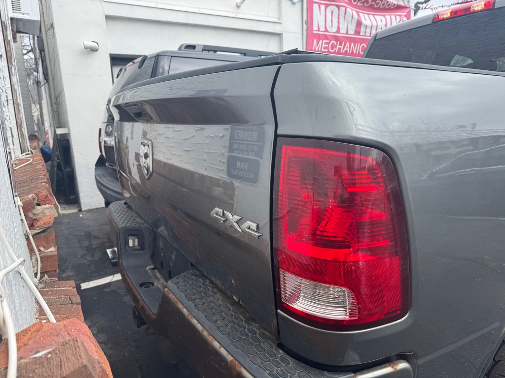 Photo 9 of this RAM 1500