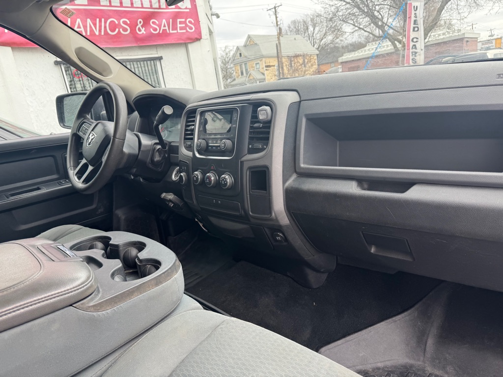 Photo 4 of this RAM 1500