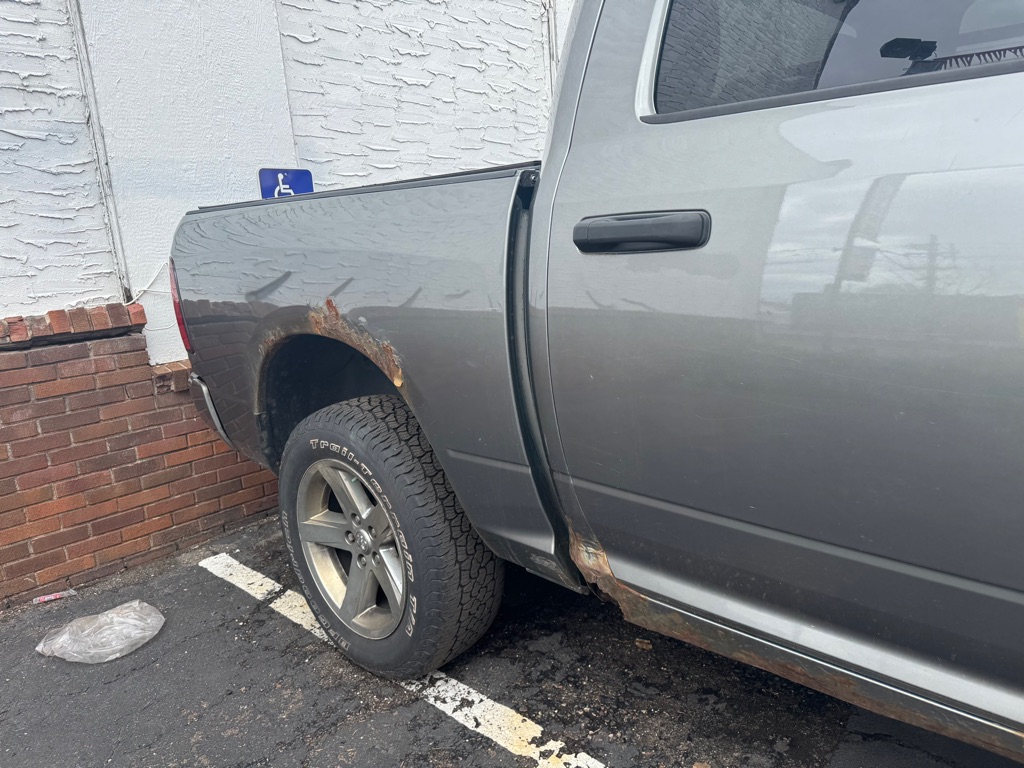 Photo 3 of this RAM 1500