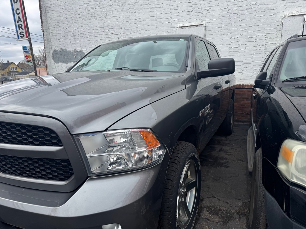 Photo 2 of this RAM 1500