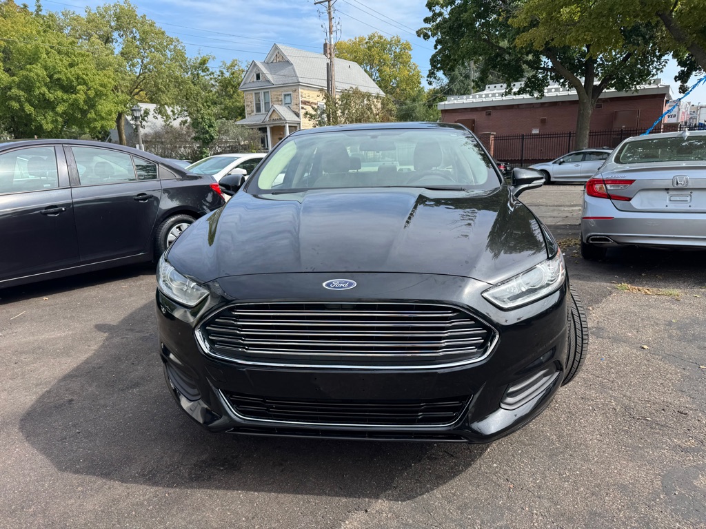 Photo 2 of this FORD FUSION