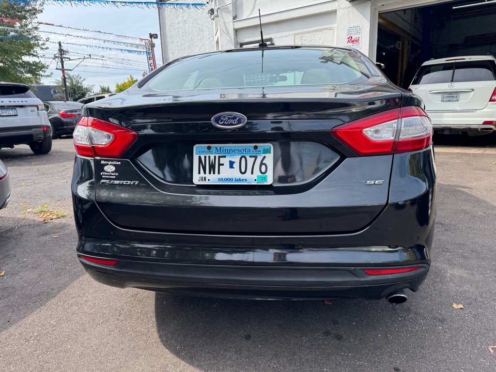 Photo 11 of this FORD FUSION