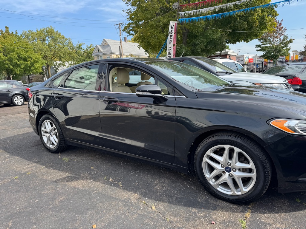 Photo 9 of this FORD FUSION