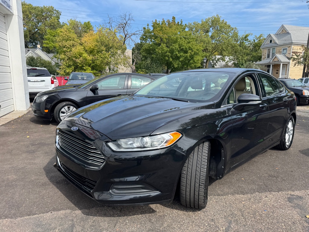 Photo 3 of this FORD FUSION