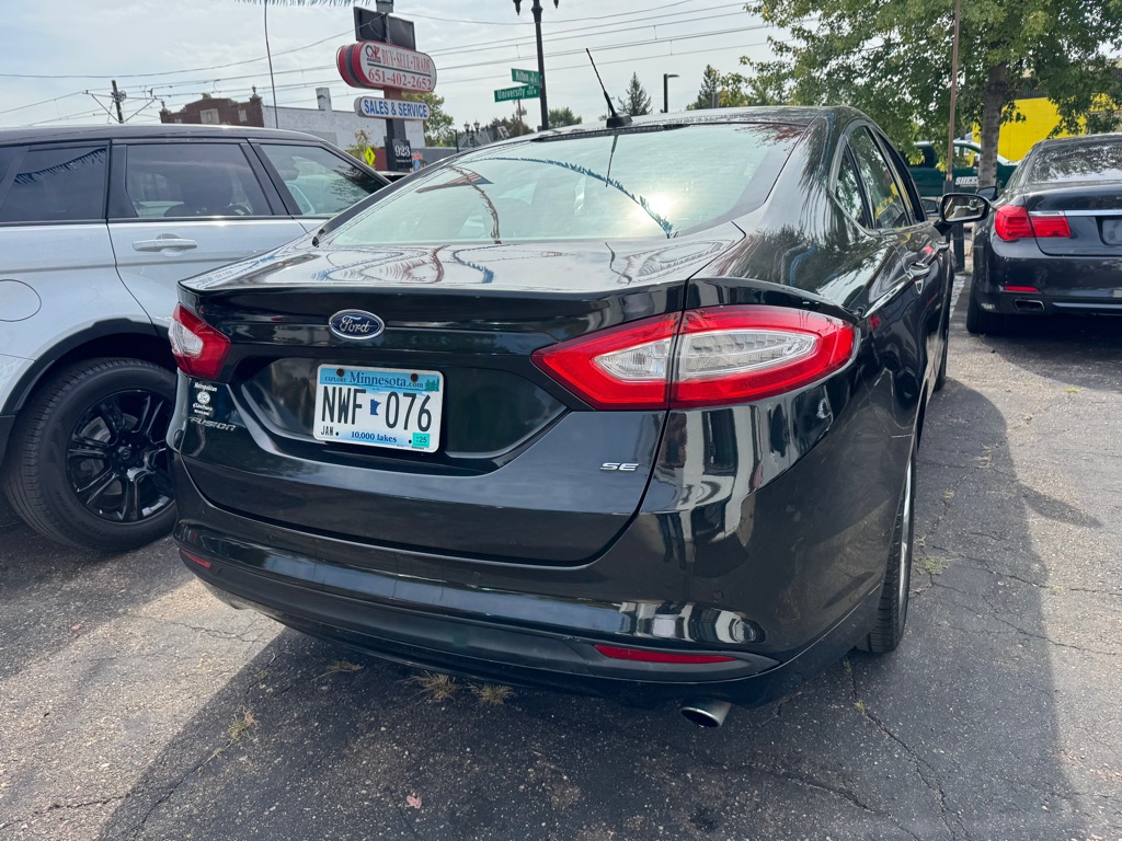 Photo 10 of this FORD FUSION