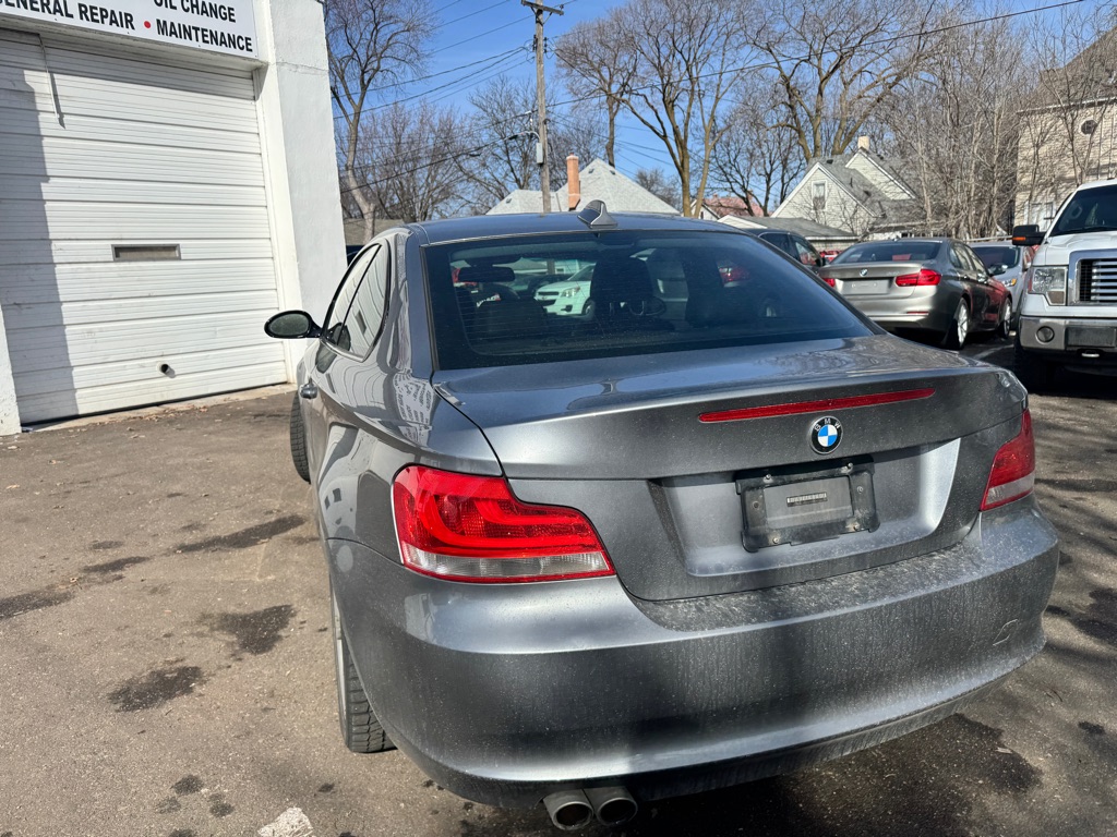 Photo 12 of this BMW 128