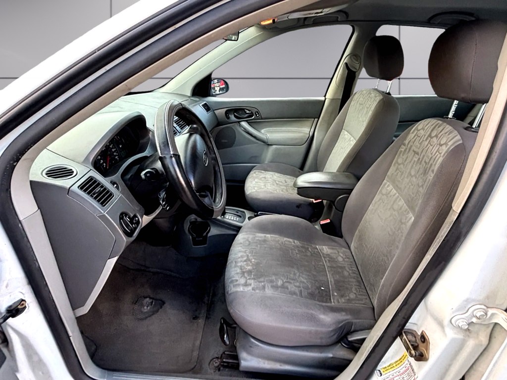 Photo 8 of this FORD FOCUS