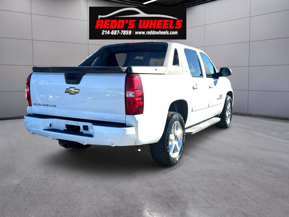 Photo 3 of this CHEVROLET AVALANCHE