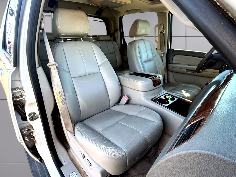 Photo 11 of this CHEVROLET AVALANCHE